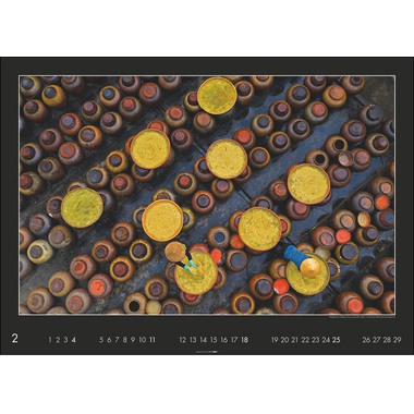 WEINGARTEN Kalender Die Erde von Oben 2951900 DE, 68x49cm 2024